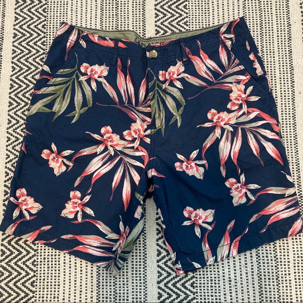 3/$20✨Hawaiian Print Shorts